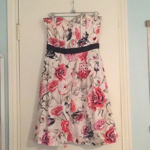 Floral strapless dress